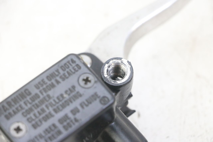 photo de BOMBA FRENO DELANTERO HONDA FORZA ABS 300 (2013 - 2017) - Marcados y referencias originales