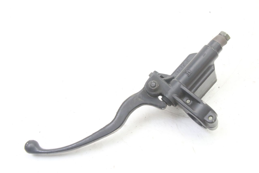 photo de BOMBA FRENO DELANTERO GILERA NEXUS 300 (2008 - 2013) - Detalles de los puntos de fijación