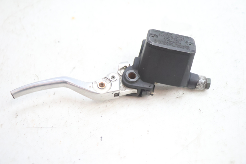 photo de CILINDRO MAESTRO DELANTERO GILERA GP 800 (2007 - 2013) - Primer plano técnico