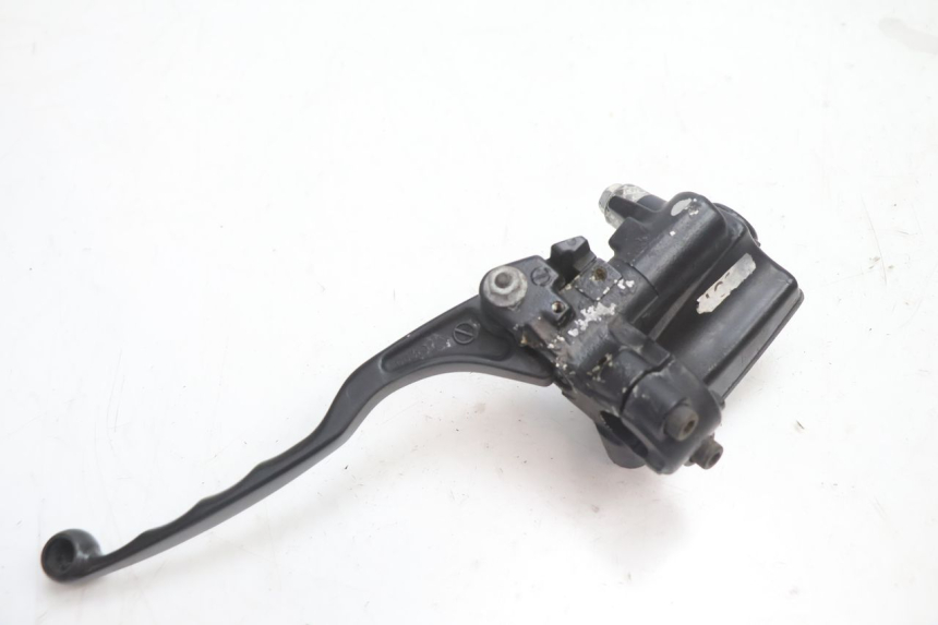 photo de BOMBA FRENO DELANTERO KAWASAKI GPX F ZX750F 750 (1986 - 1990) - Detalles de los puntos de fijación