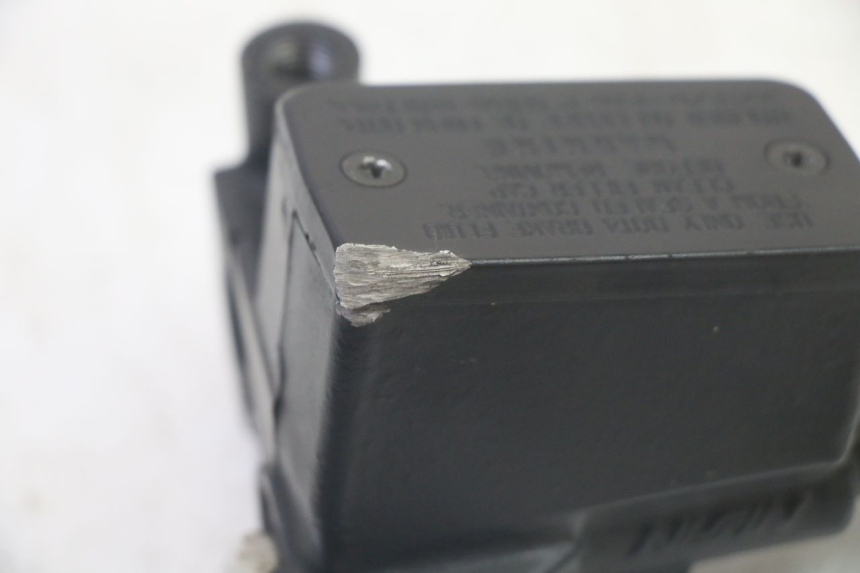 photo de BOMBA FRENO DELANTERO SUZUKI GSF N BANDIT 600 (1996 - 1999) - Estado de la superficie y material