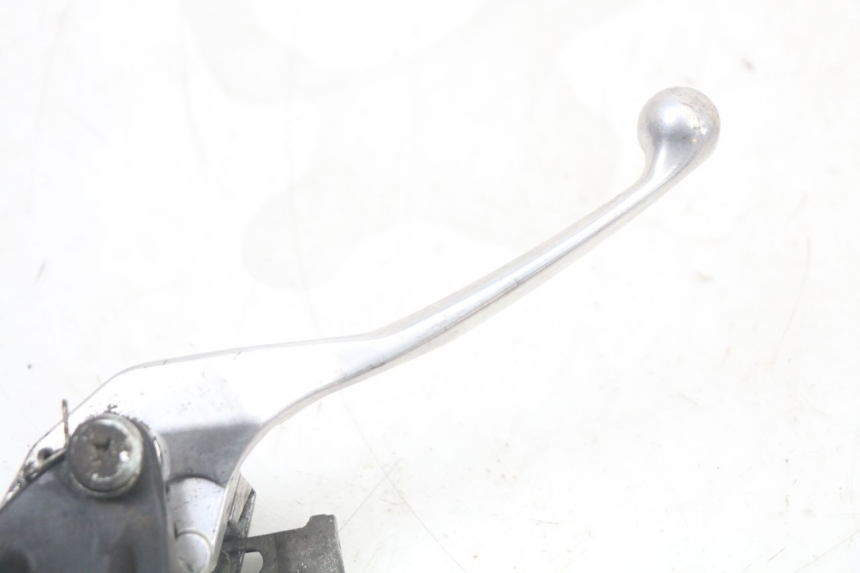 photo de BOMBA FRENO DELANTERO HONDA NES AROBASE 125 (2000 - 2003) - Primer plano técnico