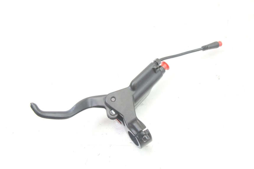 photo de BOMBA FRENO DELANTERO JOYOR S10-S-Z 1 - Primer plano técnico