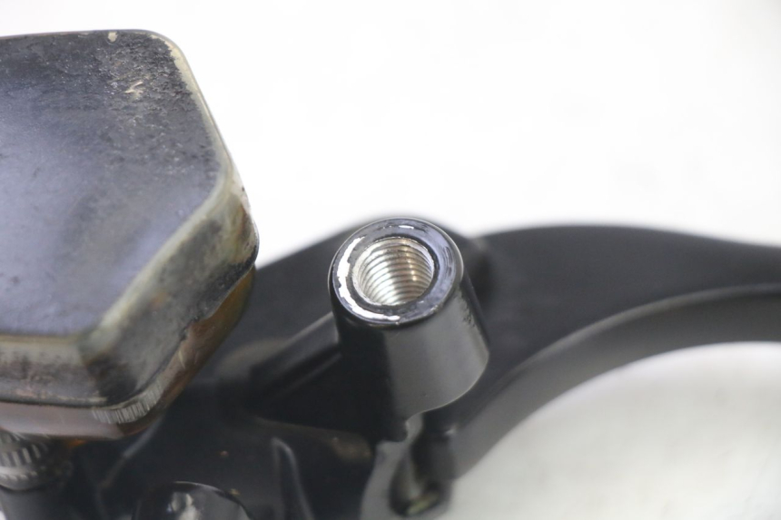 photo de BOMBA FRENO DELANTERO KIDEN KD125-G 125 (2018 - 2022) - Otra perspectiva