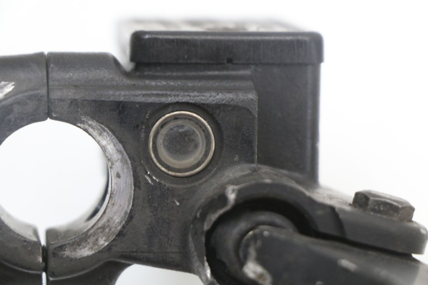 photo de CILINDRO MAESTRO DELANTERO PEUGEOT KISBEE 4T 50 (2018 - 2022) - Primer plano técnico