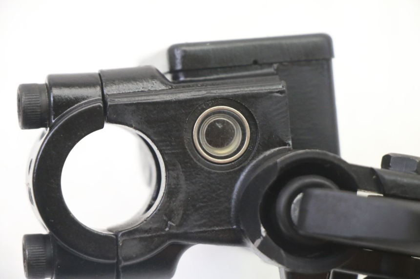 photo de CILINDRO MAESTRO DELANTERO PEUGEOT KISBEE 4T 50 (2018 - 2022) - Primer plano técnico