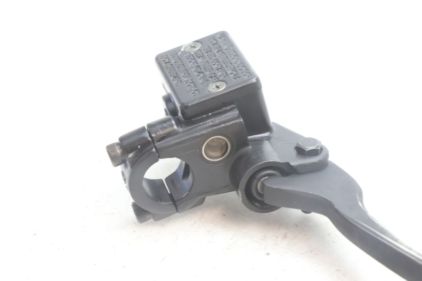 photo de CILINDRO MAESTRO DELANTERO PEUGEOT KISBEE 4T 50 (2010 - 2017) - Primer plano técnico