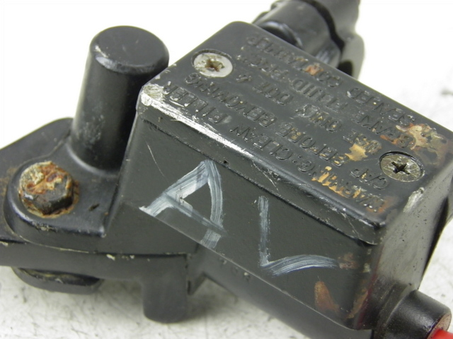 photo de BOMBA FRENO DELANTERO KYMCO QUANNON 125 (2007 - 2014) - Detalle de la pieza