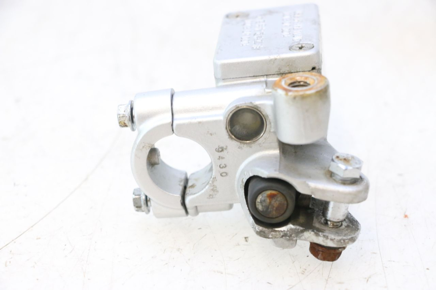 photo de BOMBA FRENO DELANTERO KYMCO LIKE 125 (2009 - 2016) - Primer plano técnico