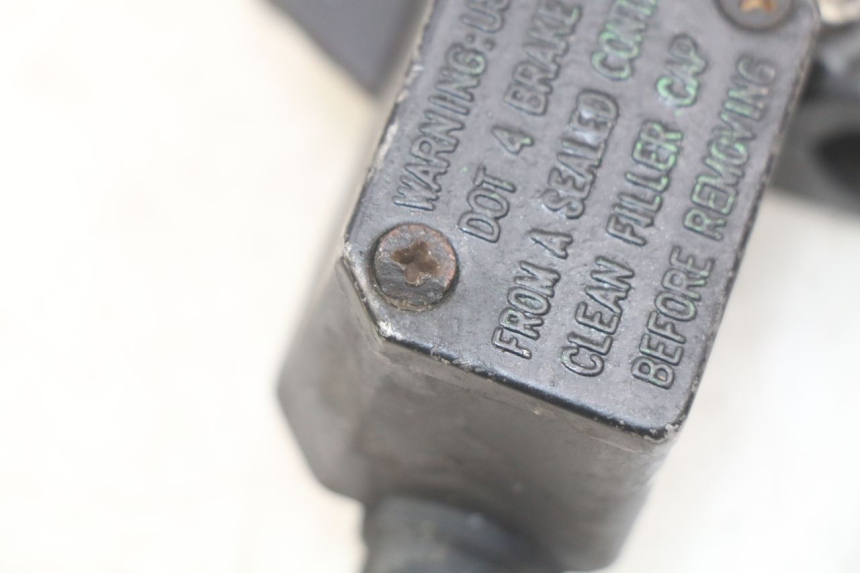 photo de CILINDRO MAESTRO DELANTERO PEUGEOT LUDIX 50 (2008 - 2017) - Zoom estado de uso