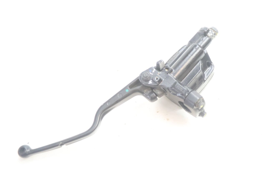 photo de BOMBA FRENO DELANTERO PIAGGIO MP3 HPE 530 (2022 - 2026) - Estado de la superficie y material