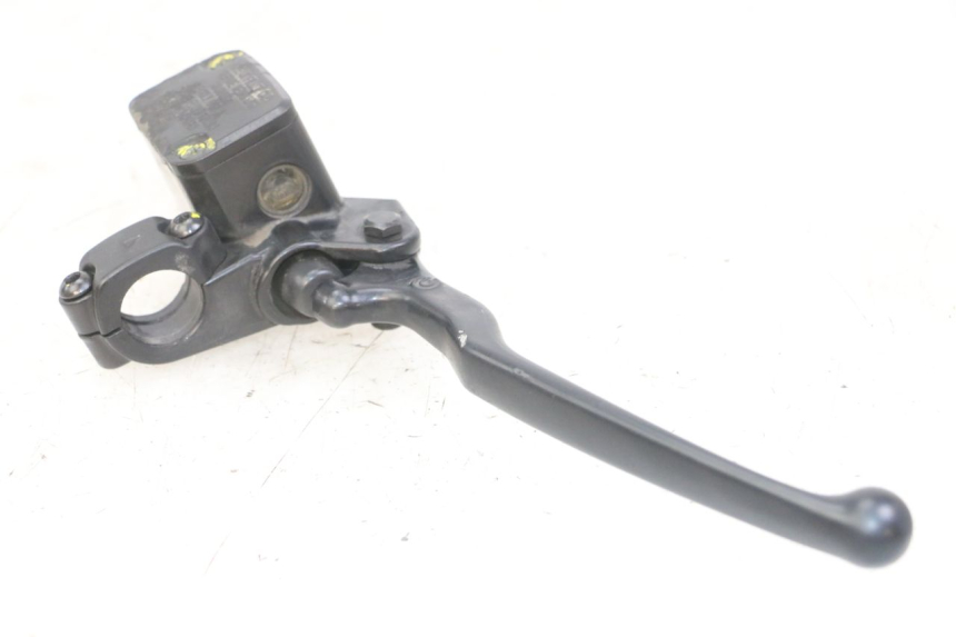 photo de BOMBA FRENO DELANTERO PIAGGIO MP3 LT 300 (2010 - 2016) - Primer plano técnico