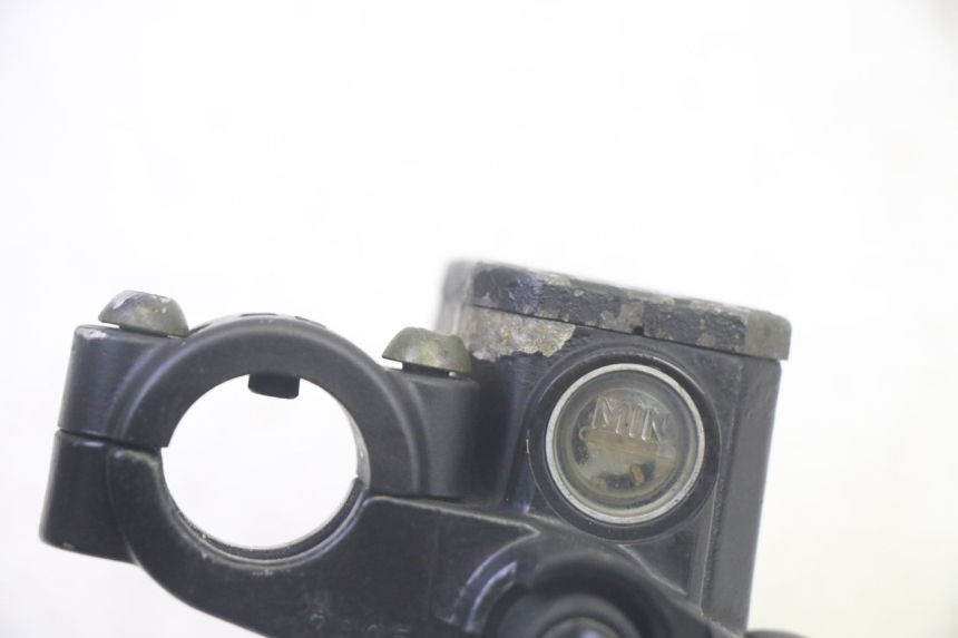 photo de BOMBA FRENO DELANTERO PIAGGIO MP3 500 (2016 - 2018) - Primer plano técnico