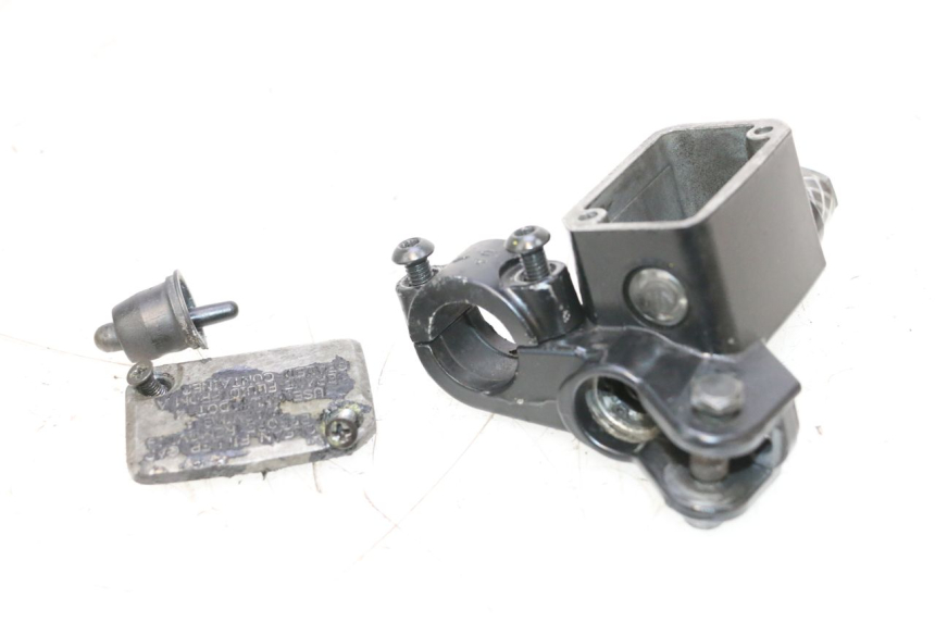 photo de CILINDRO MAESTRO DELANTERO PIAGGIO MP3 RL 250 (2006 - 2010) - Otra perspectiva