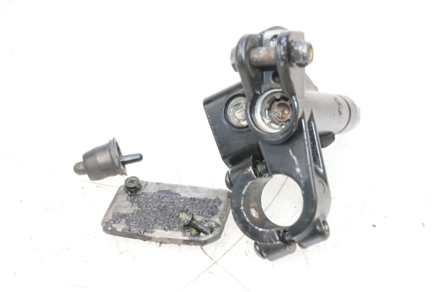 photo de CILINDRO MAESTRO DELANTERO PIAGGIO MP3 RL 250 (2006 - 2010) - Primer plano técnico