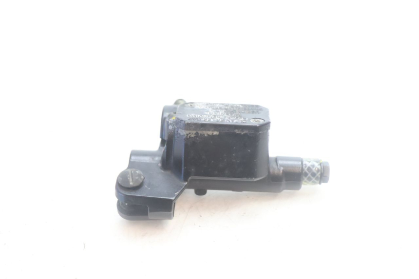photo de BOMBA FRENO DELANTERO PIAGGIO MP3 500 (2016 - 2018) - Primer plano técnico