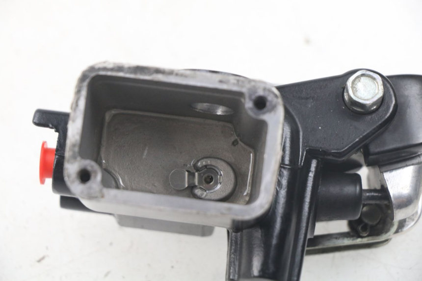 photo de BOMBA FRENO DELANTERO MBK MW TRYPTIK 125 (2017 - 2022) - Detalle de la pieza