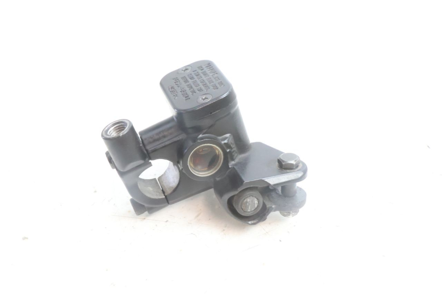 photo de BOMBA FRENO DELANTERO YAMAHA N-MAX NMAX 125 (2021 - 2024) - Otra perspectiva