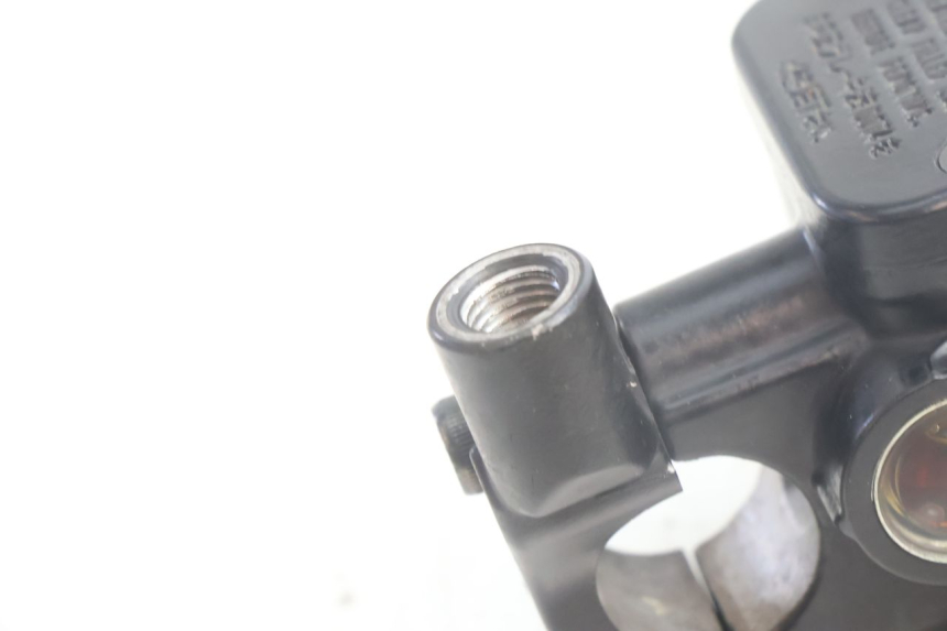 photo de BOMBA FRENO DELANTERO YAMAHA N-MAX NMAX 125 (2021 - 2024) - Primer plano técnico