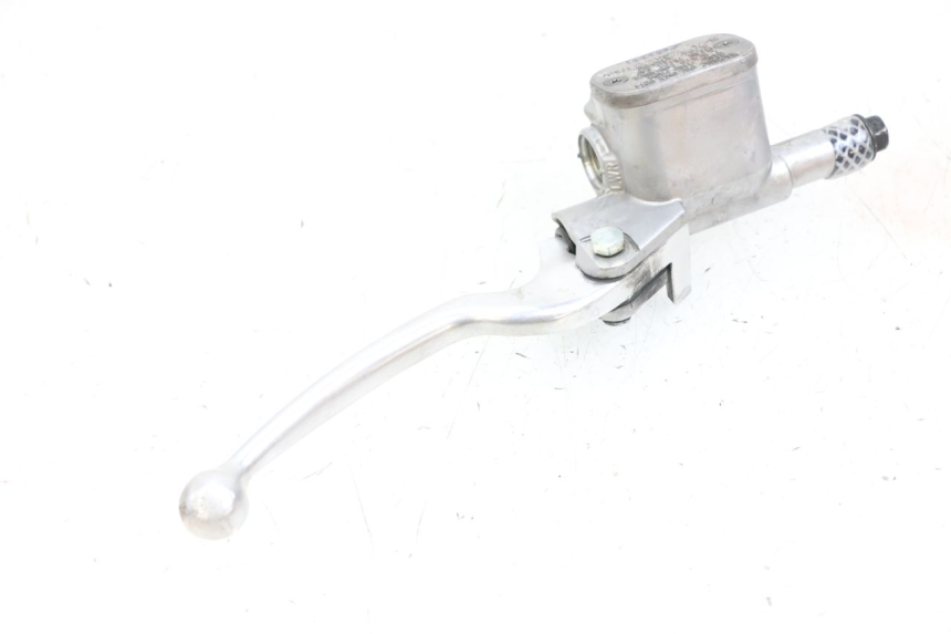 photo de BOMBA FRENO DELANTERO YAMAHA NEO'S CORE 1 (2022 - 2026) - Detalles de los puntos de fijación