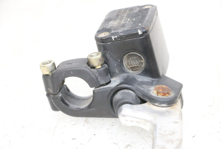 photo de BOMBA FRENO DELANTERO YAMAHA NEO'S NEOS 2T 50 (1998 - 2007) - Primer plano técnico