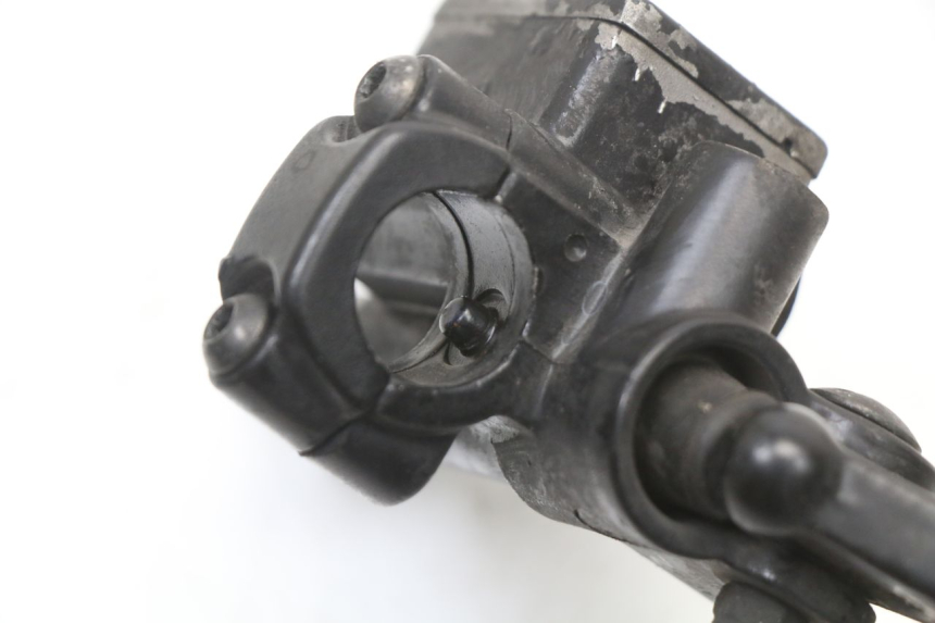 photo de CILINDRO MAESTRO DELANTERO PIAGGIO NEW TYPHOON 50 (2018 - 2021) - Detalles de los puntos de fijación