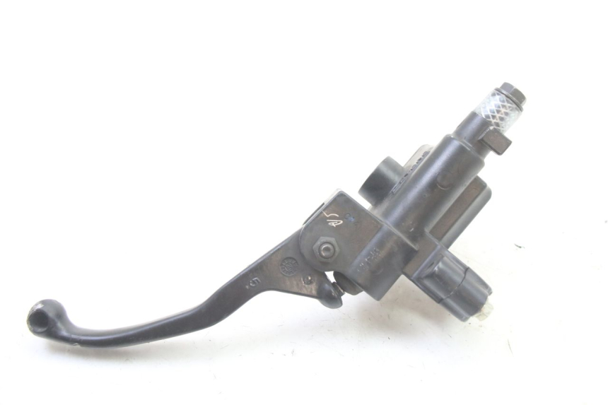 photo de CILINDRO MAESTRO DELANTERO PIAGGIO NEW TYPHOON 50 (2018 - 2021) - Detalles de los puntos de fijación