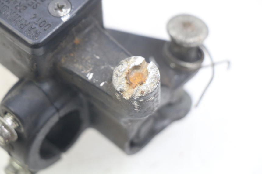 photo de CILINDRO MAESTRO DELANTERO HONDA NHX LEAD 110 (2008 - 2010) - Primer plano técnico