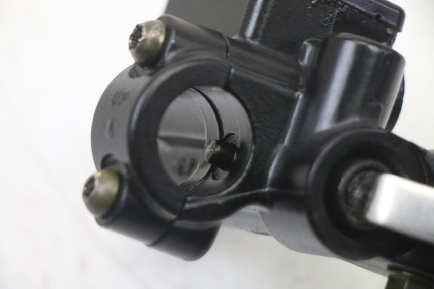 photo de BOMBA FRENO DELANTERO PIAGGIO NRG POWER PUREJET 50 (2018 - 2021) - Estado de la superficie y material