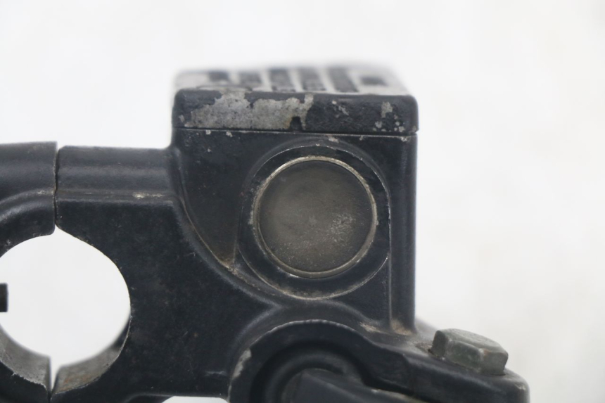 photo de CILINDRO MAESTRO DELANTERO SYM ORBIT III 3 4T 50 (2018 - 2021) - Detalles de los puntos de fijación