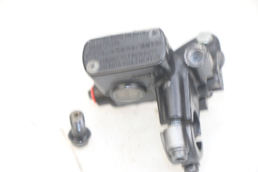 photo de CILINDRO MAESTRO DELANTERO HONDA PCX (JF28) 125 (2009 - 2011) - Primer plano técnico