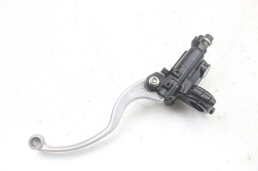 photo de BOMBA FRENO DELANTERO HONDA PCX (JF57/JF64) 125 (2014 - 2018) - Detalles de los puntos de fijación