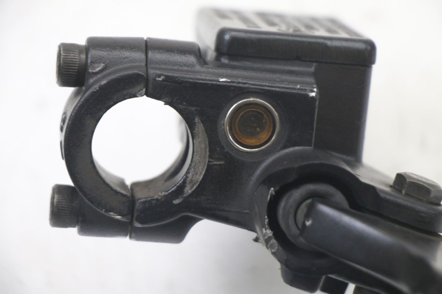 photo de CILINDRO MAESTRO DELANTERO PEUGEOT KISBEE 4T 50 (2018 - 2022) - Primer plano técnico