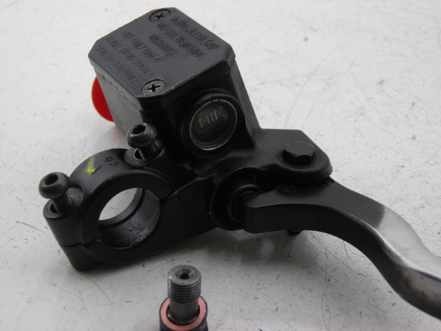 photo de BOMBA FRENO DELANTERO PIAGGIO X8 STREET 125 (2006 - 2007) - Vista general del producto