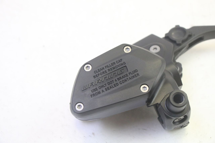 photo de BOMBA FRENO DELANTERO BMW R GS 1250 (2021 - 2024) - Detalle de la pieza