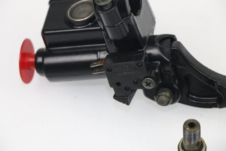 photo de BOMBA FRENO DELANTERO BHM REVENGER 50 (2009 - 2015) - Otra perspectiva