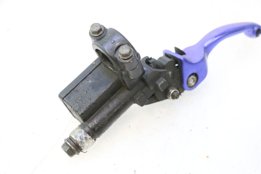 photo de BOMBA FRENO DELANTERO APOLLO RFZ 140 - Primer plano técnico