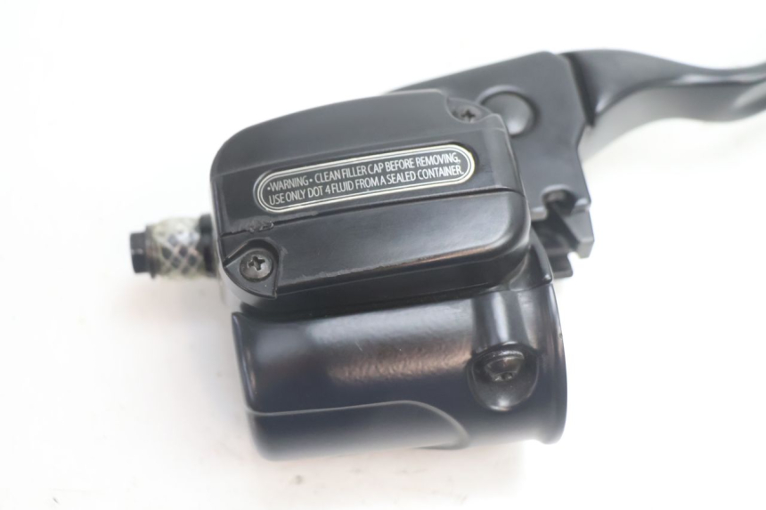 photo de BOMBA FRENO DELANTERO HARLEY DAVIDSON ROAD GLIDE FLTRXSE 1920 (2018 - 2022) - Detalle de la pieza