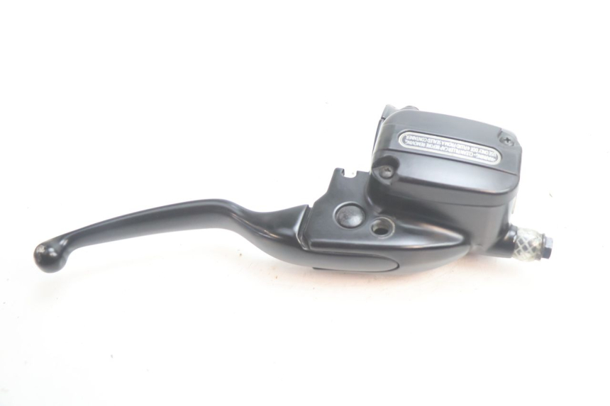photo de BOMBA FRENO DELANTERO HARLEY DAVIDSON ROAD GLIDE FLTRXSE 1920 (2018 - 2022) - Primer plano técnico