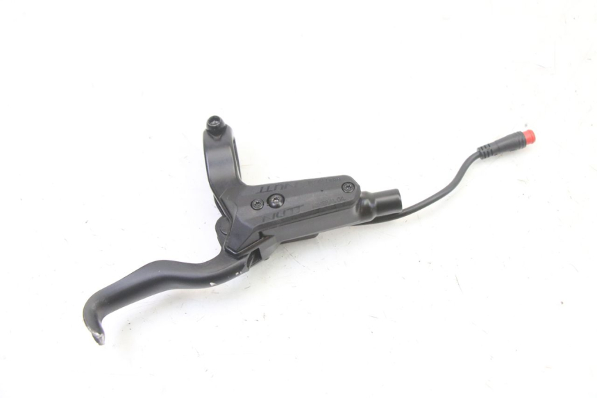 photo de BOMBA FRENO DELANTERO HERO S10 1 - Primer plano técnico