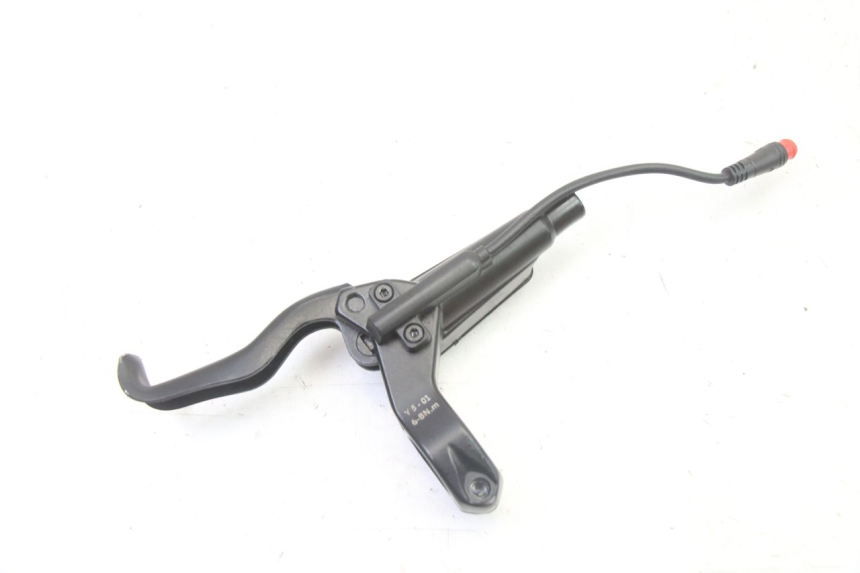 photo de BOMBA FRENO DELANTERO HERO S10 1 - Detalles de los puntos de fijación