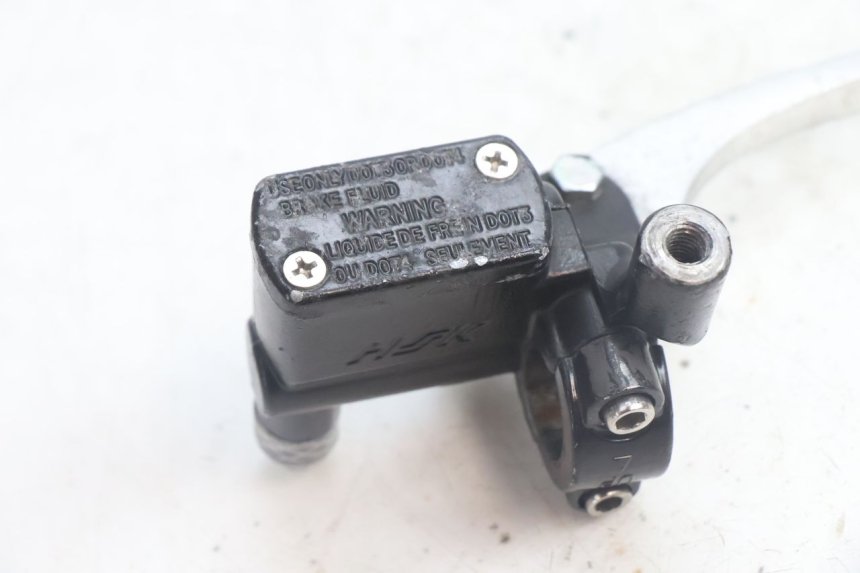 photo de BOMBA FRENO DELANTERO JM MOTORS SANTANA EVO 50 (2024 - 2026) - Detalle de la pieza