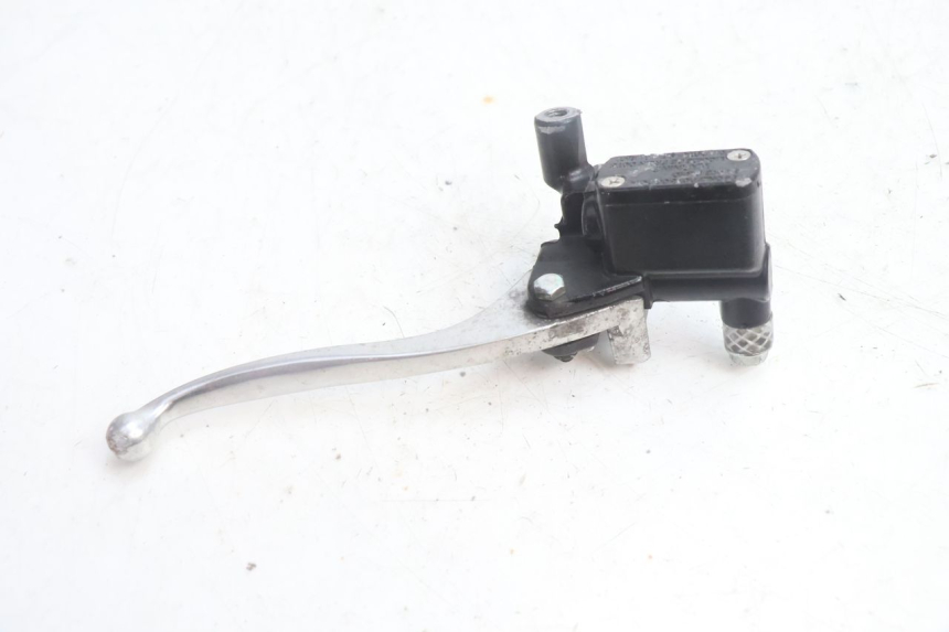 photo de BOMBA FRENO DELANTERO JM MOTORS SANTANA EVO 50 (2024 - 2026) - Primer plano técnico