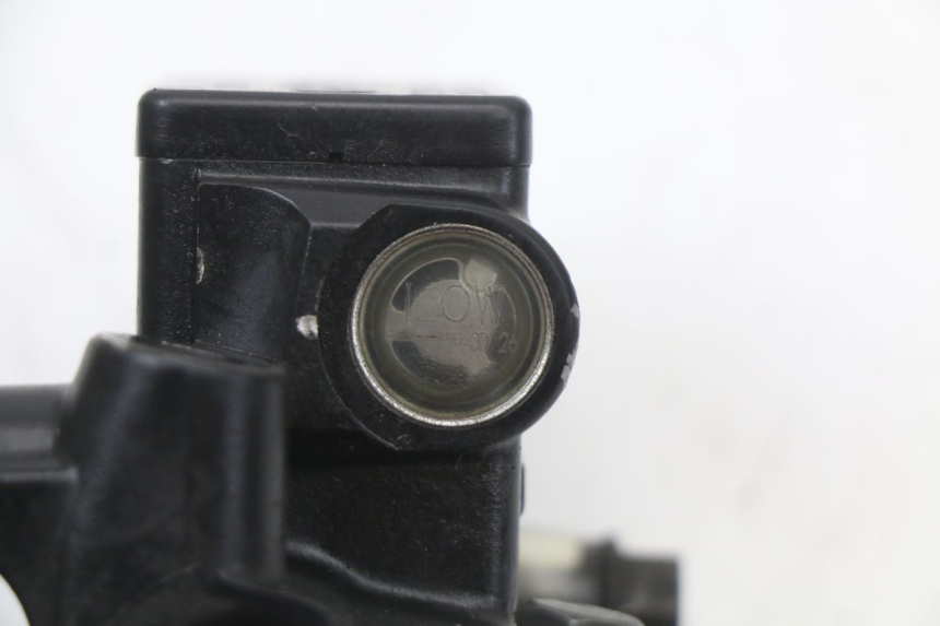 photo de CILINDRO MAESTRO DELANTERO PEUGEOT SATELIS 125 (2010 - 2012) - Primer plano técnico