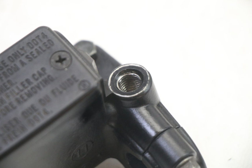 photo de BOMBA FRENO DELANTERO PEUGEOT SATELIS 125 (2013 - 2018) - Zoom estado de uso