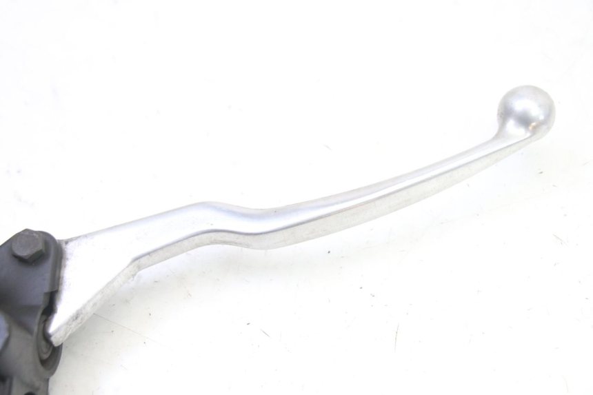 photo de BOMBA FRENO DELANTERO PEUGEOT SATELIS 250 (2006 - 2012) - Primer plano técnico