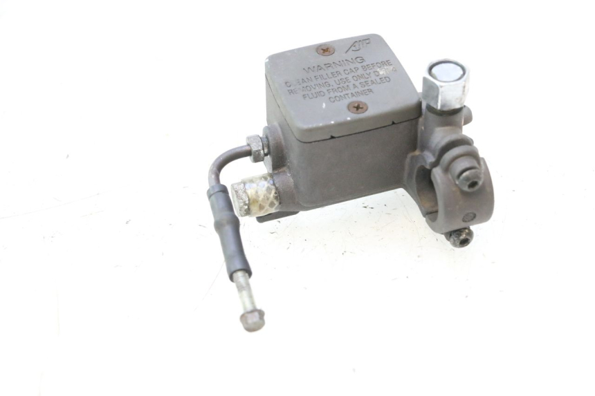 photo de CILINDRO MAESTRO DELANTERO PEUGEOT SATELIS 125 (2006 - 2009) - Detalles de los puntos de fijación