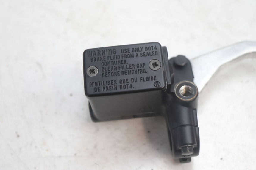 photo de BOMBA FRENO DELANTERO PEUGEOT SATELIS 125 (2013 - 2018) - Detalle de la pieza