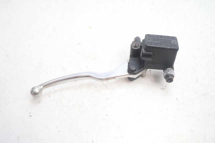 photo de BOMBA FRENO DELANTERO PEUGEOT SATELIS 125 (2013 - 2018) - Primer plano técnico