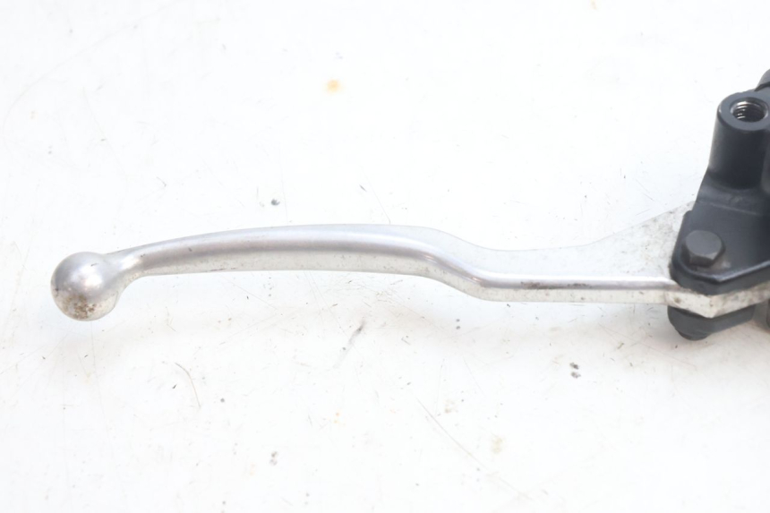 photo de CILINDRO MAESTRO DELANTERO PEUGEOT SATELIS 125 (2006 - 2009) - Detalles de los puntos de fijación